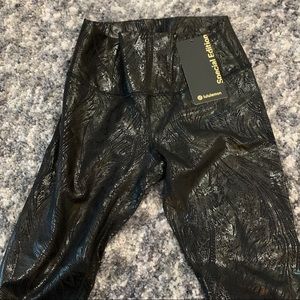 Lululemon 28” Black Shine  Leggings 🖤